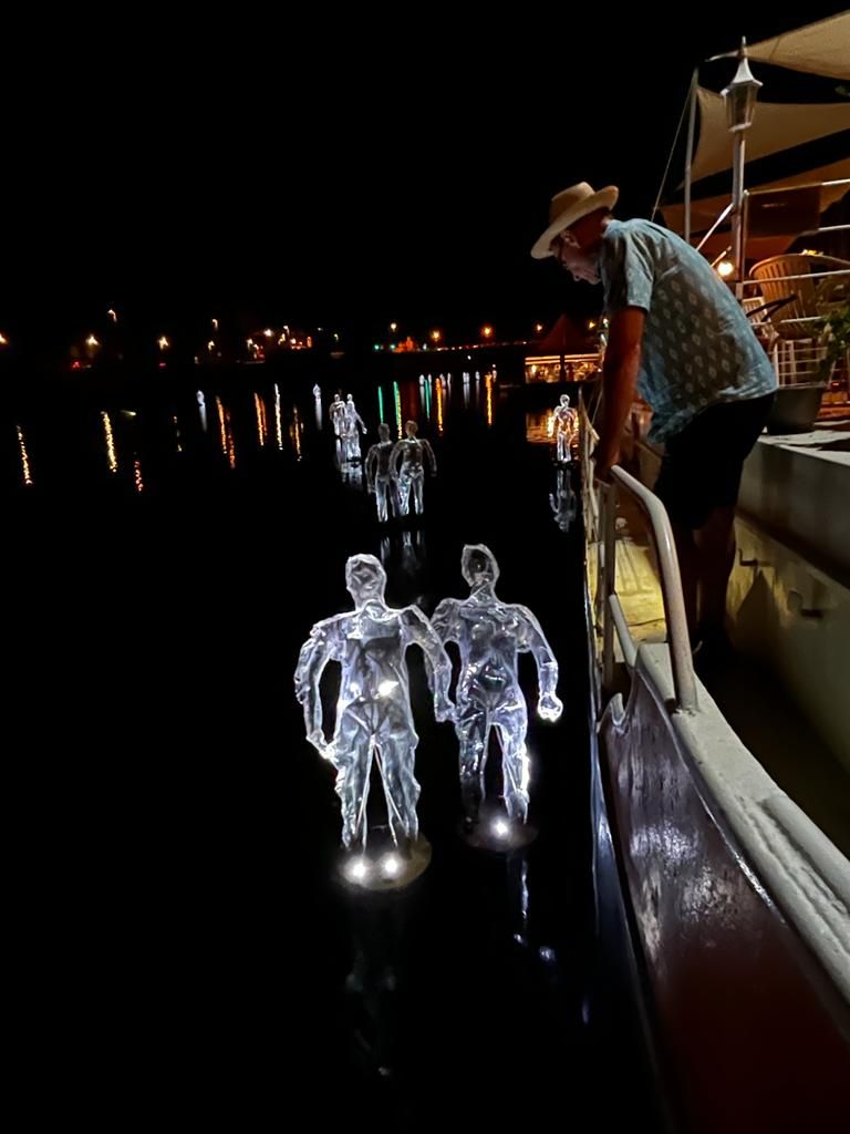 accroche coeur barco vino péniche bar à vin